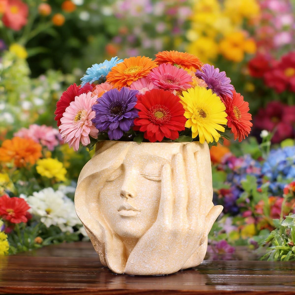 YOYLMAL Hand Holding Face Planter Pot, 5.1” Resin Women's Head Succulent Planter for Indoor Outdoor Plants, Unique Flower Pot with Drainage Hole, Gifts for Women Mom