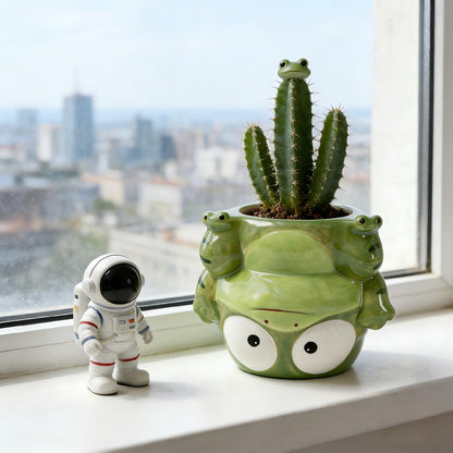 Small Succulent Pot with Drainage, 4 Inch, Indoor & Outdoor Animal Ceramic Planter, Funny Cartoon Frog Shaped Cactus Bonsai Container, Cute Flower Plant Pot for Home Office Desk and Garden Decor