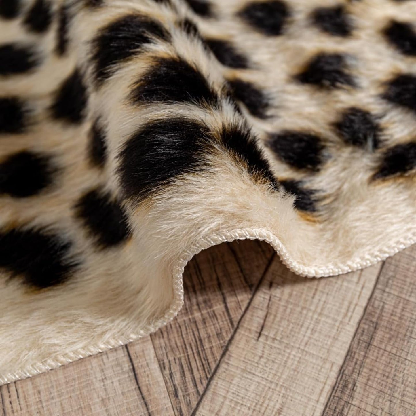 Leopard Rug Cheetah Rug Animals Printed Hide Mats Faux Fur Cowhide Skin Carpet for Home Office, Livingroom, Bedroom, 5.3ft x 6.6ft