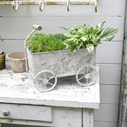 Zokyntrix Flower Cart with Wooden Handles, Metal Wagon Planters for Outdoor Plants, Garden Planter with Wagon Wheels, Decorative Wheelbarrow, Plant Cart for Patio Garden Balcony (White)