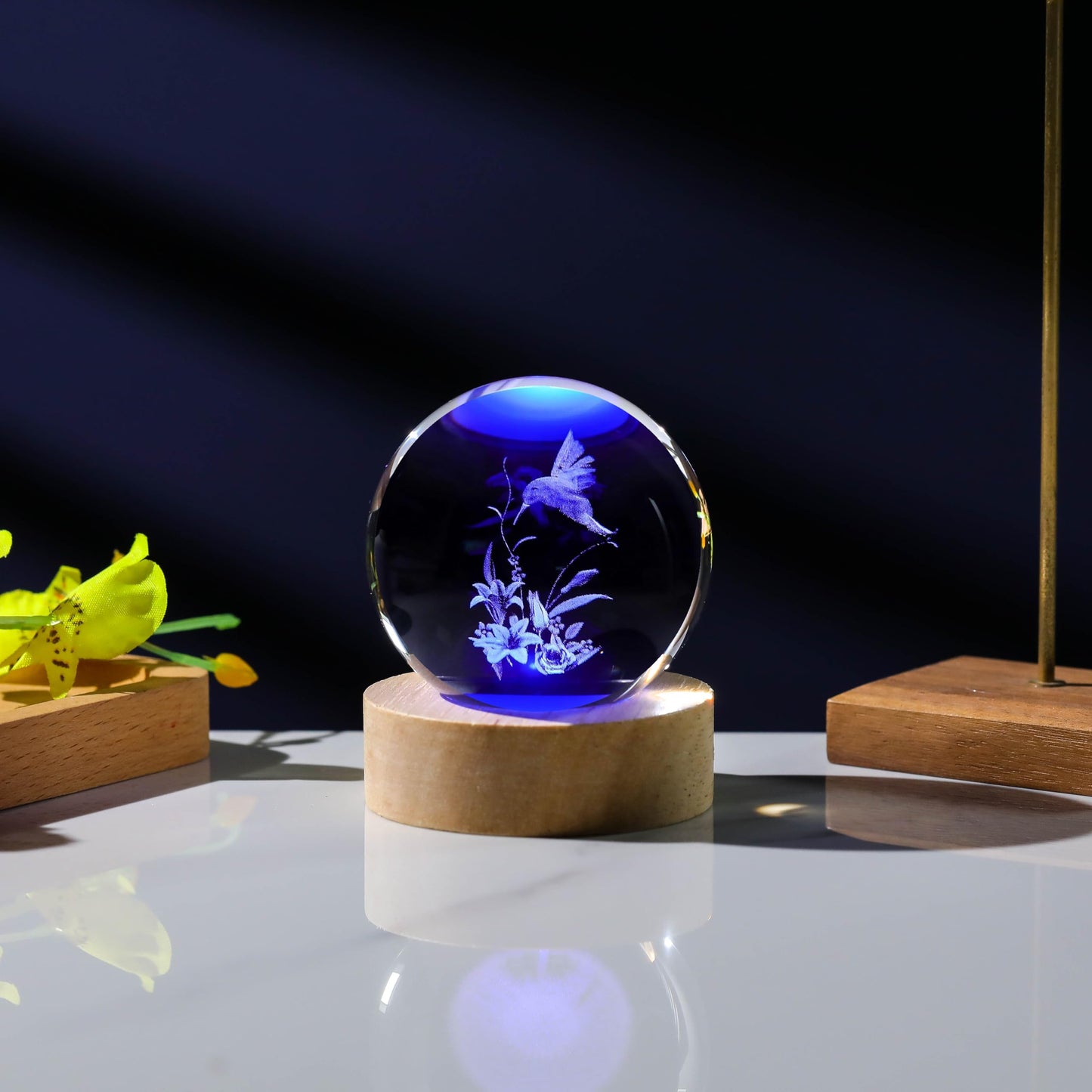 Precious Memorial 3D Hummingbird Gifts for Women Crystals Ball 80mm- Hummingbird Figurines Decor Glass Animals Figurine Hummingbird Stuff for Room Birthday for Best Friend Lovers Keepsake Paperweight