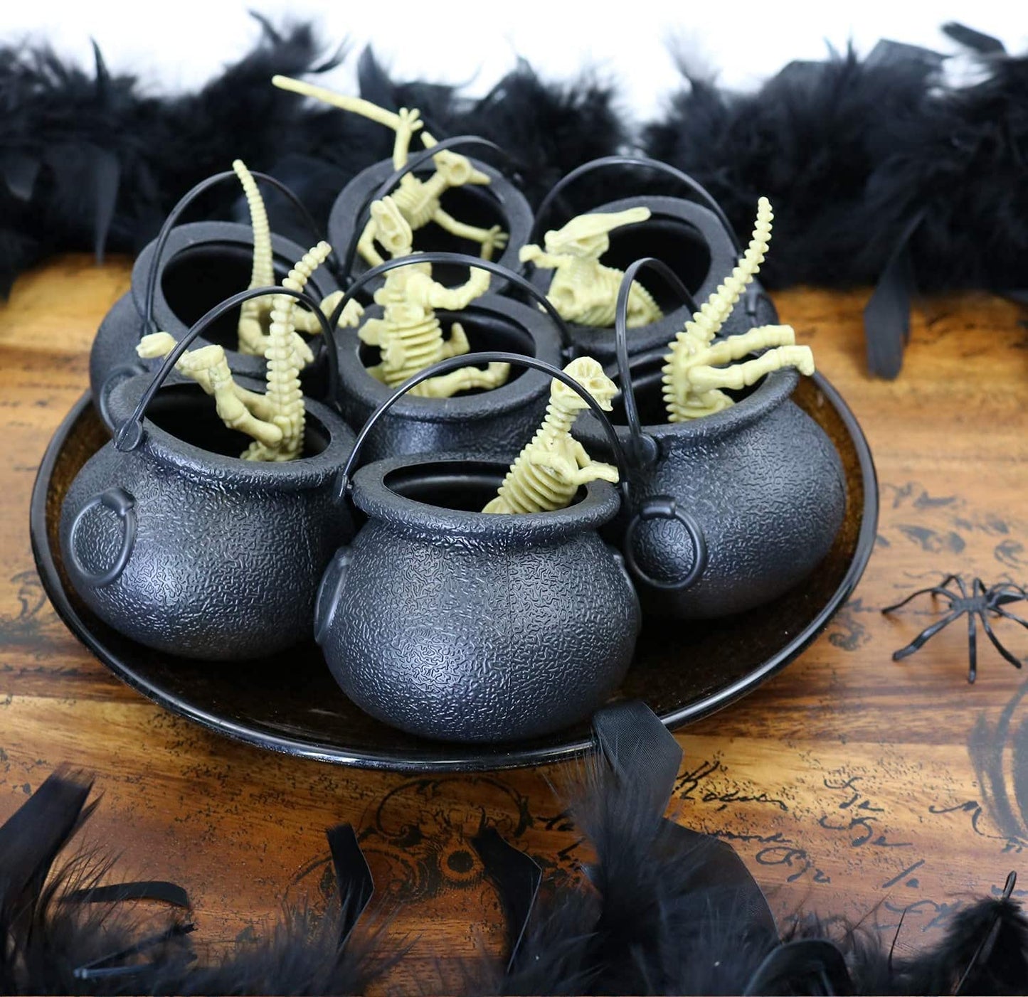 GiftExpress 24-Pack Mini Cauldron Candy Kettles, Novelty Treat Holders for St Patrick’s Day Pot of Gold and Halloween, Black Party Favor Containers