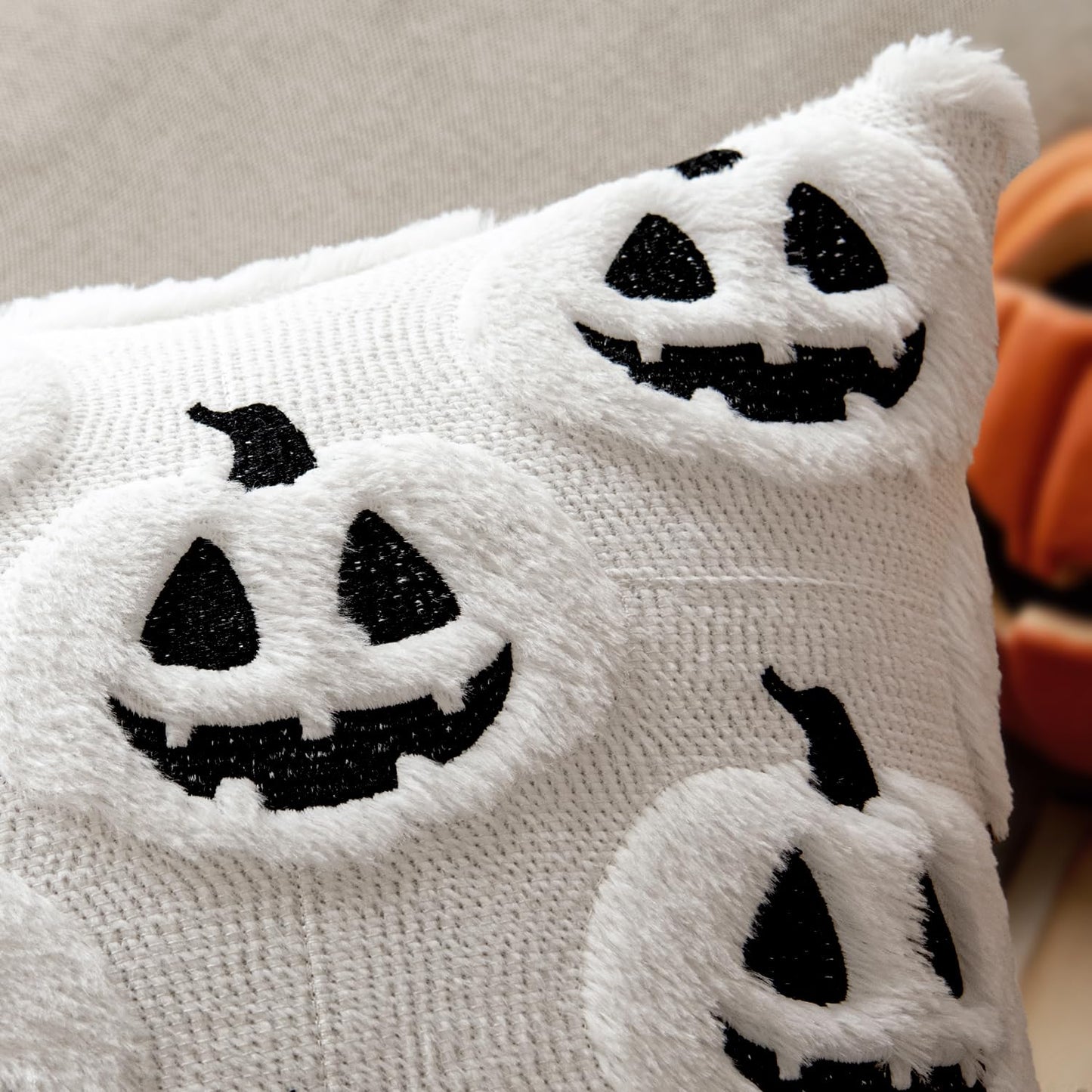 MIULEE Thanksgiving Fall Halloween Throw Pillow Covers 18x18 Decorative Pumpkin Pattern Pillowcases Soft Plush Faux Wool Cushions for Home Patio Sofa Couch,White