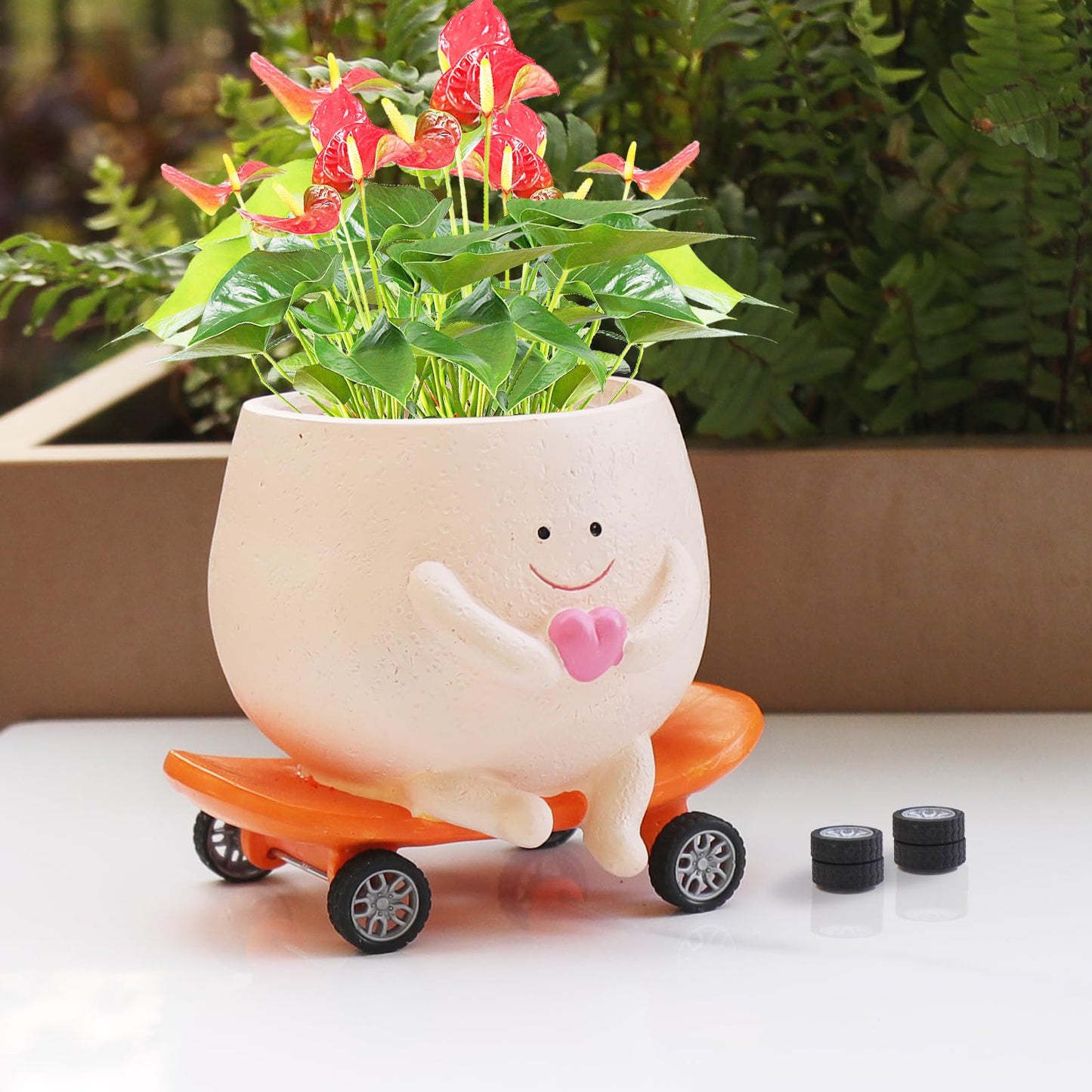 Funny Smily Face Planter Pot with Drainage Hole for Indoor and Outdoor Unique Resin Rolling Skate-Shaped Succulent Flower Pots Novelty Gift for Valentine's Day, Home Decors