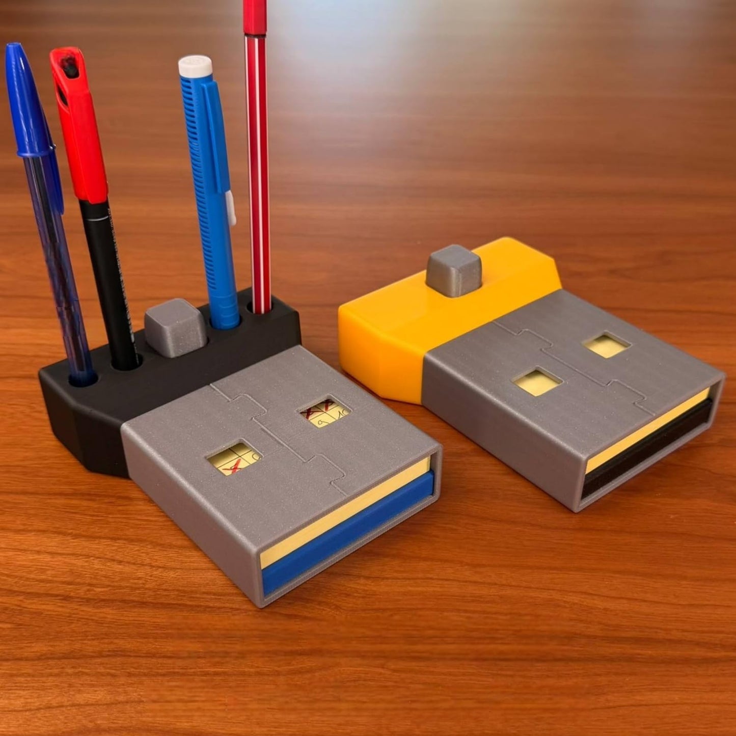USB Flash Drive Shaped Sticky Note Holder & Pen Organizer, 3D Printed Desk Caddy with Magnetic Compartment, Includes Stencils, for Home Office School, Yellow, Minimalist Style