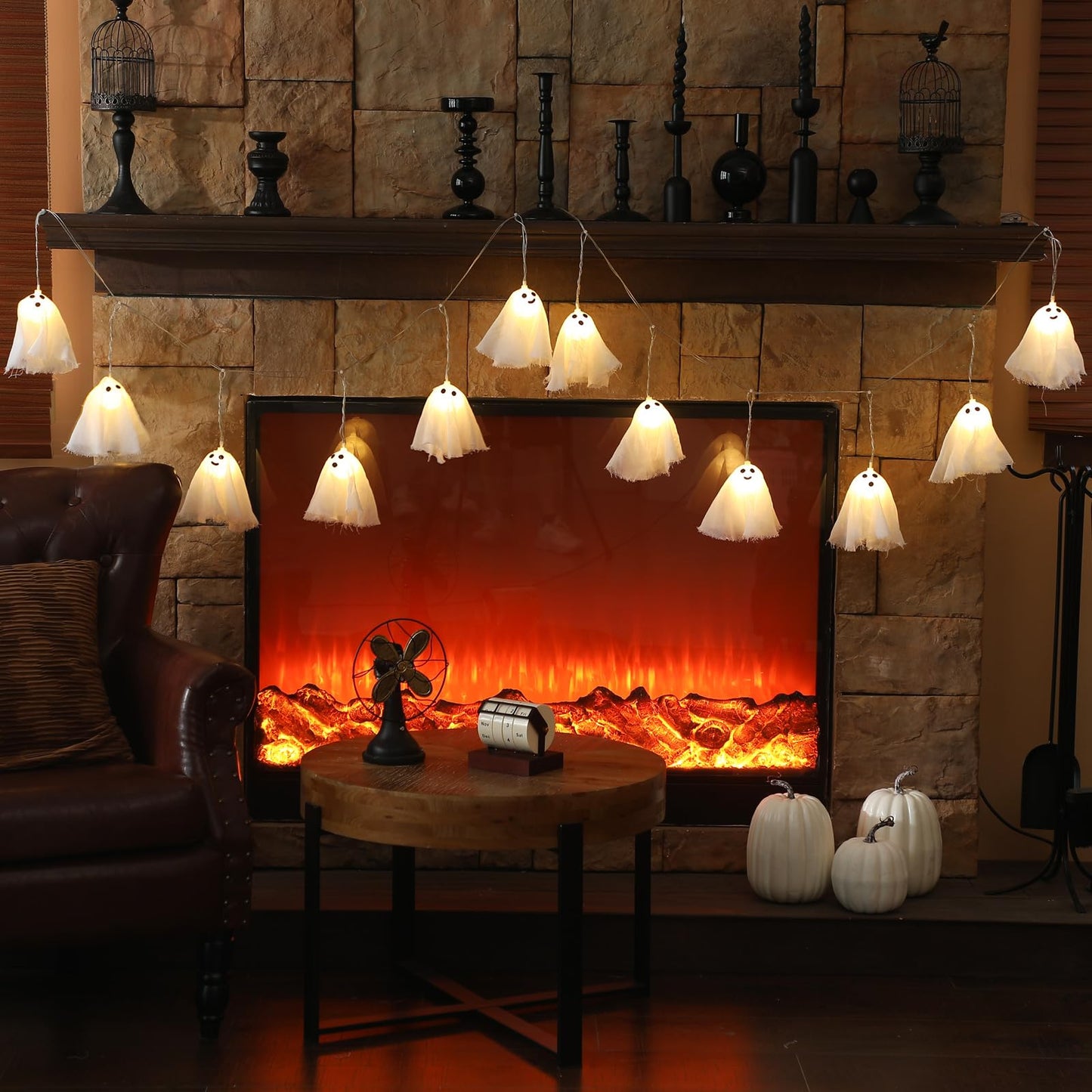 Retisee Halloween Ghost Decor 6.5ft Light up Ghost Garland 12pcs LED Spooky Ghosts String Lights Banner for Home Indoor Outdoor Fireplace Mantle Window Halloween Party Decorations