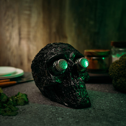 Skull Salt & Pepper Shaker Set, Decorations Kitchen Spice Holder, Evil Human Medieval Polyresin Skull Salt & Pepper Holder, Day of the Dead Home Kitchen Organizer Decor Gifts for Her and Him
