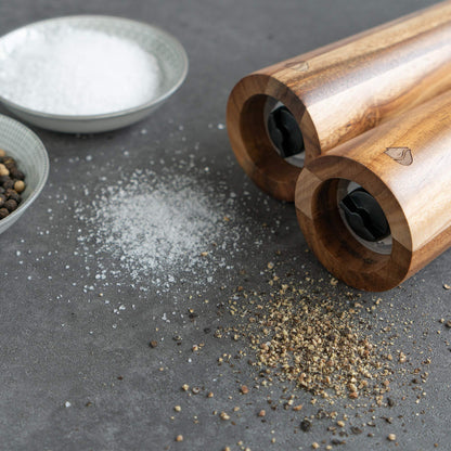 Navaris Salt and Pepper Mill Set - Adjustable Acacia Wood Salt and Pepper Grinders Shakers with Ceramic Grinding Core for Home, Restaurants - Design 1