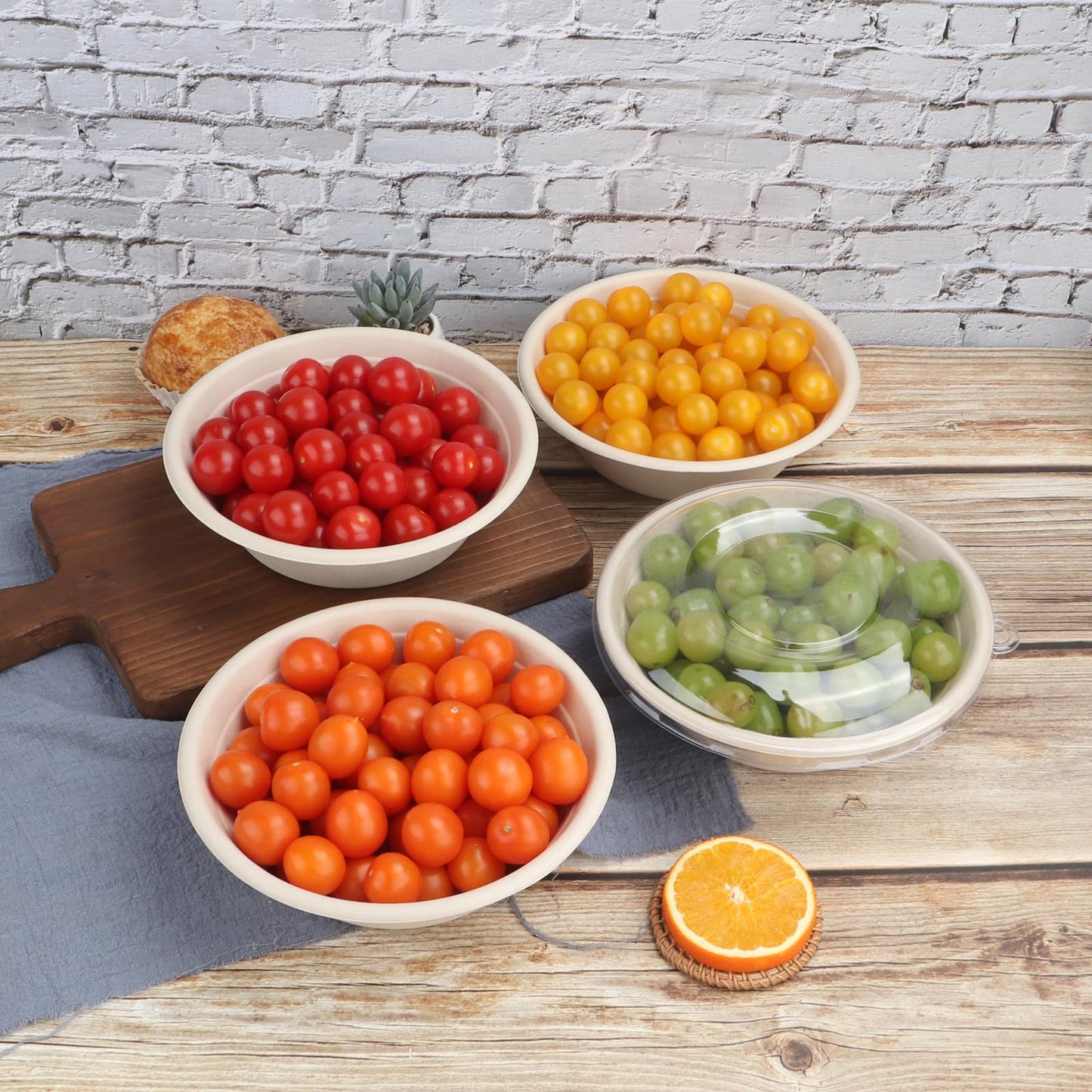 JAYEEY 32 oz Disposable salad bowls with lids, Sugarcane Fiber Paper Bowls take away food containers Plant Fibers Freezer Safe 50 Pack