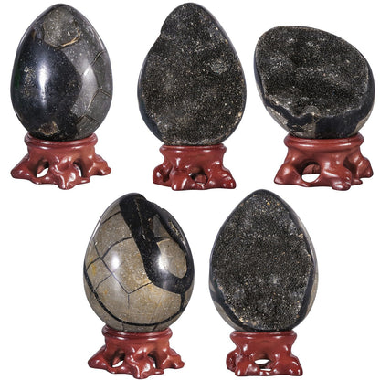 SUNYIK Natural Black Septarium Dragon Egg with Resin Stand, Geode Cluster Septarian Dragon Stone Egg for Fengshui Divination Home Office Decoration, 2.2.3"(51-60mm)