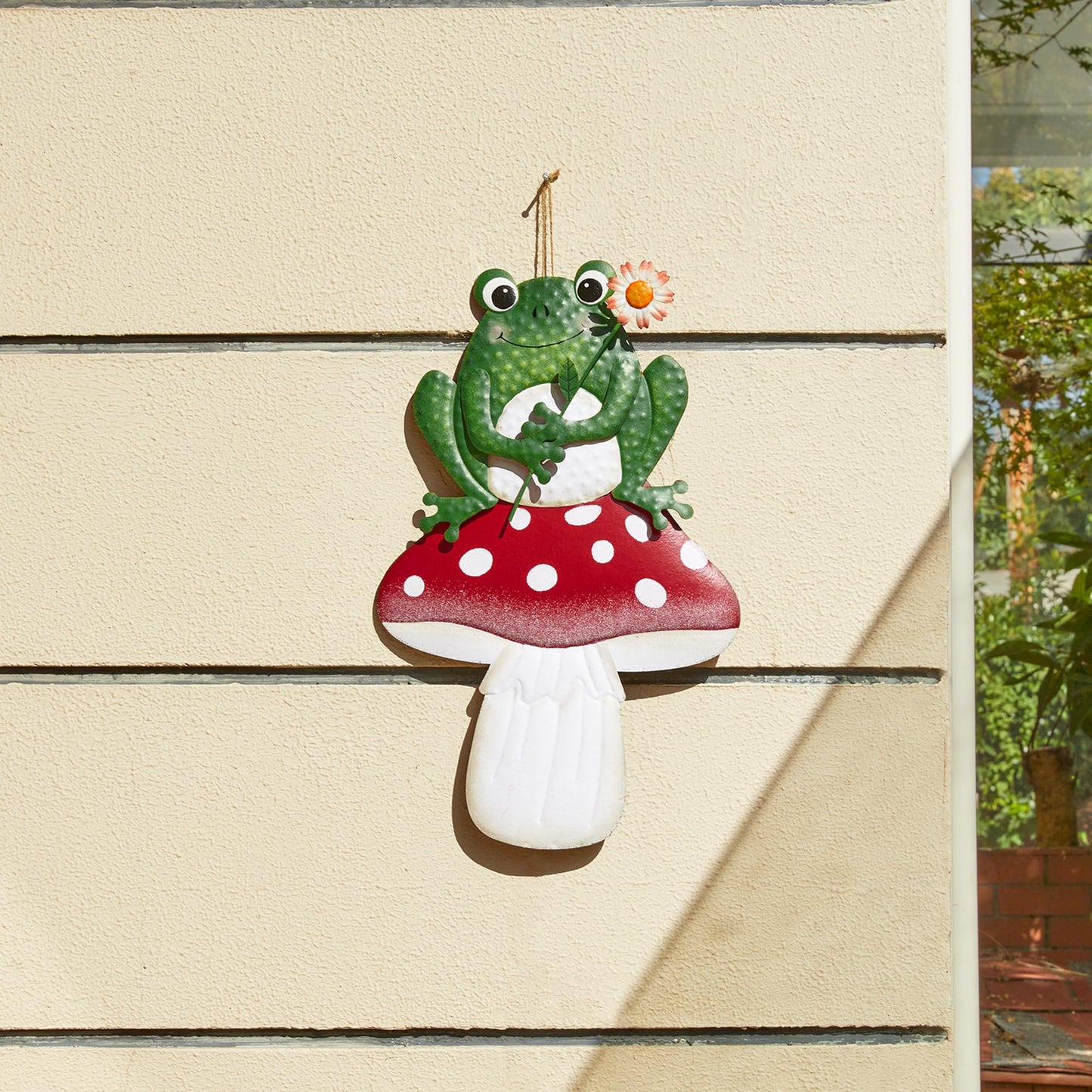 Glitzhome Mushroom and Frog Garden Yard Stake, 30 ”H Metal Stacked Yard Patio Charming Stake Powder-Coated Vibrant Finish Lifelike 2-in-1 Design Ornament Detachable Lawn Wall and Floor Decoration