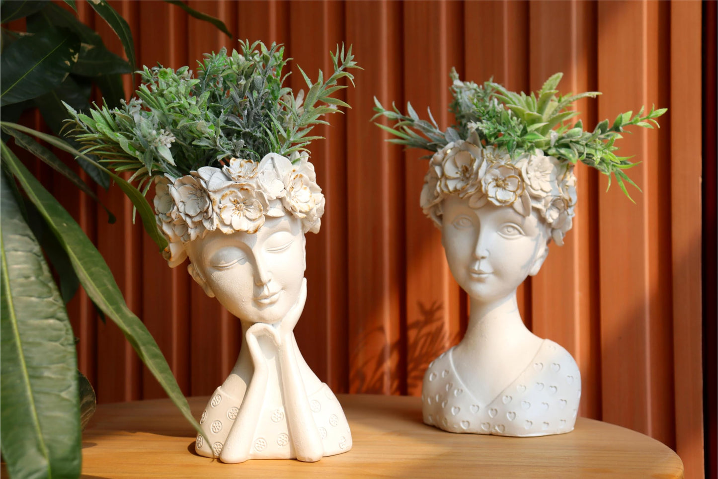ARTRHYT Face Planter Pots Head Planter, Cute Resin Succulent Planters, Unique Face Flower Head Planter for Indoor Outdoor Plants with Drainage Hole Gift for Female Plants Lovers