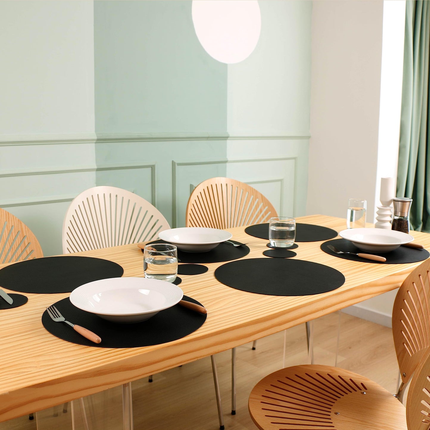 Wipeable Placemats and Coasters Leather Table Mats Waterproof Heat-Resistant Easy to Clean for Dining Table Set Kitchen Table Set of 6, Black