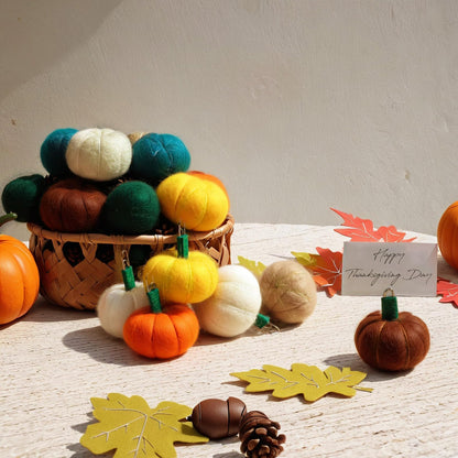Groodo 8 Pieces Fall Decor Felt Pumpkin Place Card Holder, Thanksgiving Fall Name Card Holder Perfect for Thanksgiving Table Decor, Fall Themed Weddings, Bridal Brunches