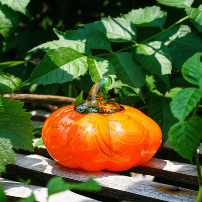H&D HYALINE & DORA Halloween Glass Pumpkin Collectible Figurine, Blown Glass Pumpkin Fall Decorations for Home Fall Harvest Thanksgiving, Orange Crystal Art Pumpkin Paperweight