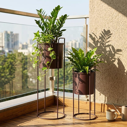 TRIROCKS Set of 2 Planters with Stand Large Metal Planter for Indoor Plants 28 &18" H Plant Pots for Living Room Corner Kitchen Office Garden Balcony Patio Decor(Brown)