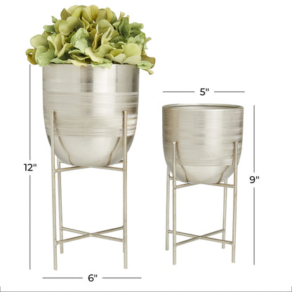 Deco 79 Metal Indoor Outdoor Planter Small Planter Pot with Removable Stand, Set of 2 Planters 6", 5"W, Silver