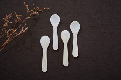 DUEBEL Set of 10 White Mother Pearl 2.75′′ Caviar Spoons Caviar, Egg, Coffee Serving (White, 7x2.1cm)