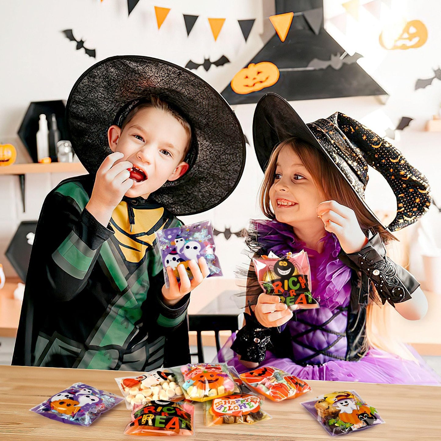 FEBSNOW 450pcs Halloween Ziplock Self Adhesive Candy Dessert Treat Bags