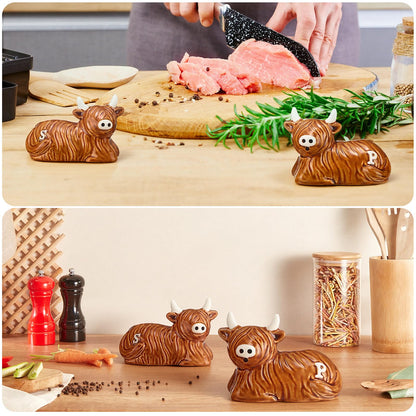 Potchen 2 Pcs Highland Cow Salt and Pepper Shaker Set Ceramic Kitchen Accessories Animal Spice Rack Scottish Highland Cow for Farm Animal Bull with Horns S&P