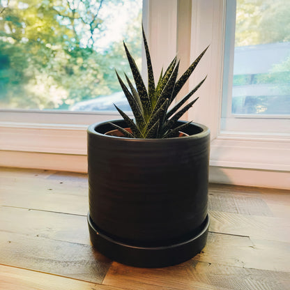HERDUK 6 Inch Plant Pots, Ceramic Planter Pot with Drainage Hole & Saucer, Indoor/Outdoor Cylinder Round Planter Pot, Matte Black