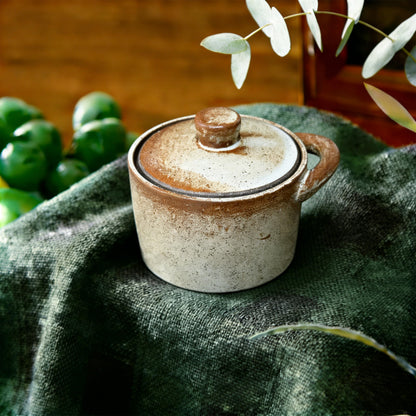 BSTUR 2 Pack Speckled Ceramic Salt Cellar with Lid – Rustic Farmhouse Ceramic Salt Holder, Countertop Bowl, Storage Container, Well Dish Jar for Spices (Retro Color)