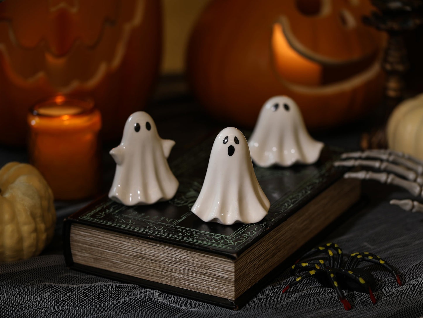 Tuitessine Ceramic Ghosts Small Scary Ghost Figurines Halloween Ghost Sculpture Statue Farmhouse Tiered Tray Decor Spooky Home Decorations Coffee Table Centerpieces Shelf Mantel Display Collections