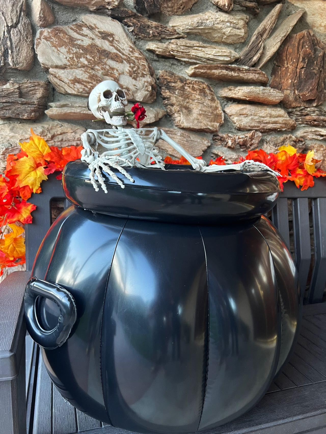 GIFTEXPRESS 22x18 Inch Large Inflatable Halloween Cauldron Drink Cooler, St Patrick Pot of Gold, Beverage Holder, Candy Kettle, Witch's Cauldron, Party Decoration