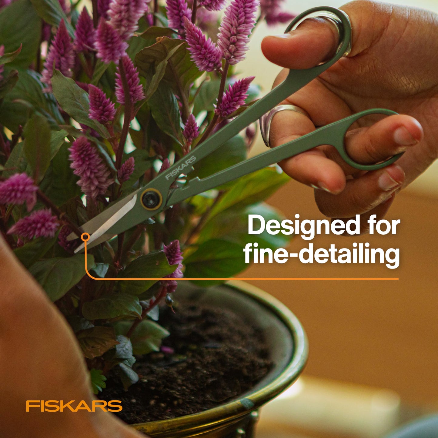 Fiskars Plant Detailer Snips & Holder, Precision Indoor Gardening Tool for Trimming & Pruning Dense Foliage, Long Reach Stainless Steel Micro-Tip Blades for Clean Cuts and Healthy Plant Growth, 6"