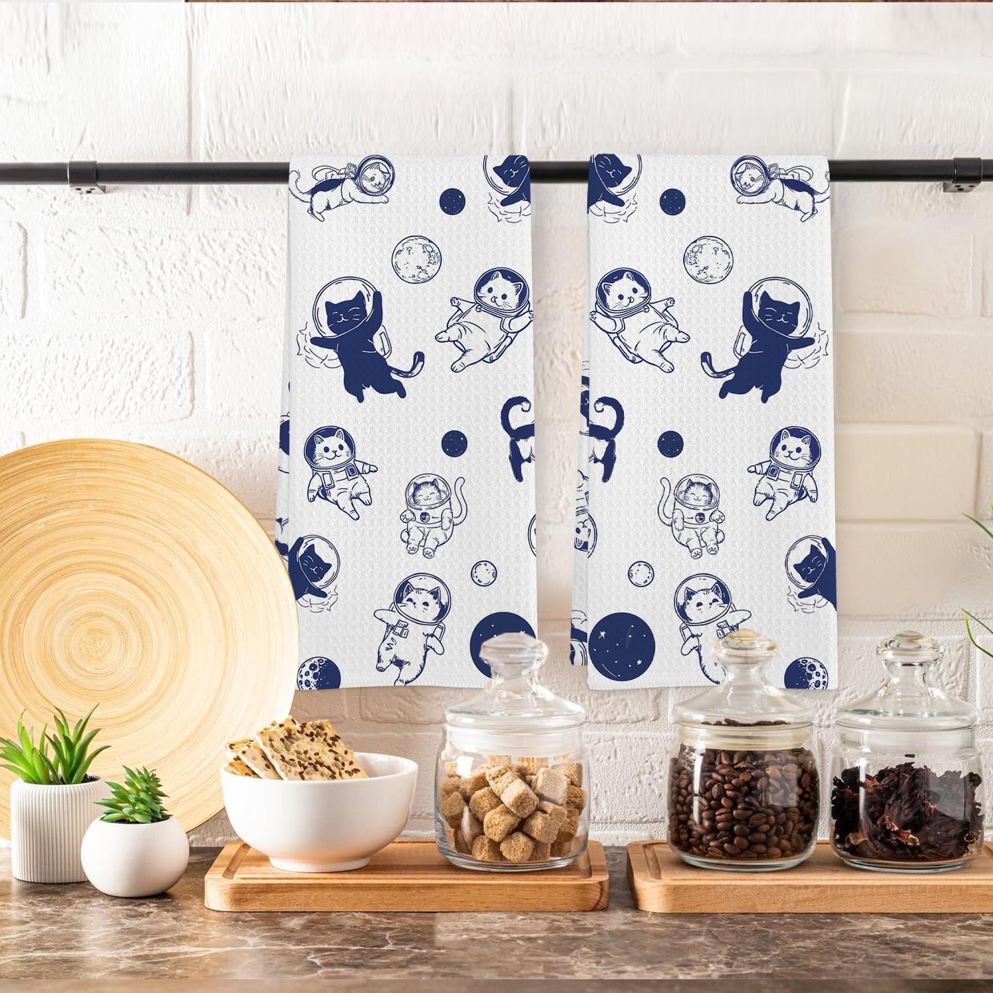 GWFSJYU Space Cat Kitchen Towels Set of 2, Funny Cats Dish Tea Towels for Kitchen, Cute Kitty Decorative Hand Towel for Bathroom, Cat Lovers Gifts, 16x24 Inch