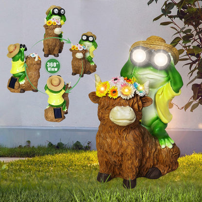 EDOF Solar Garden Lights Frog Sitting on Highland Cow Statue with Flower Garden Decor, for Women Mom,Frog Highland Cow Outdoor Figurine Decorative LED Lights for Yard Art Patio Porch Lawn