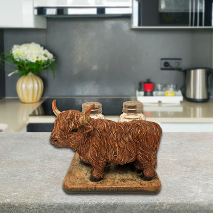 BestGiftEver Highland Cow Salt and Pepper Shakers | Scottish Highland Cow Decor | Rustic Farmhouse Kitchen Accessories | Animal Condiment Holder | Novelty Salt and Pepper Shaker Set for Nature Lovers
