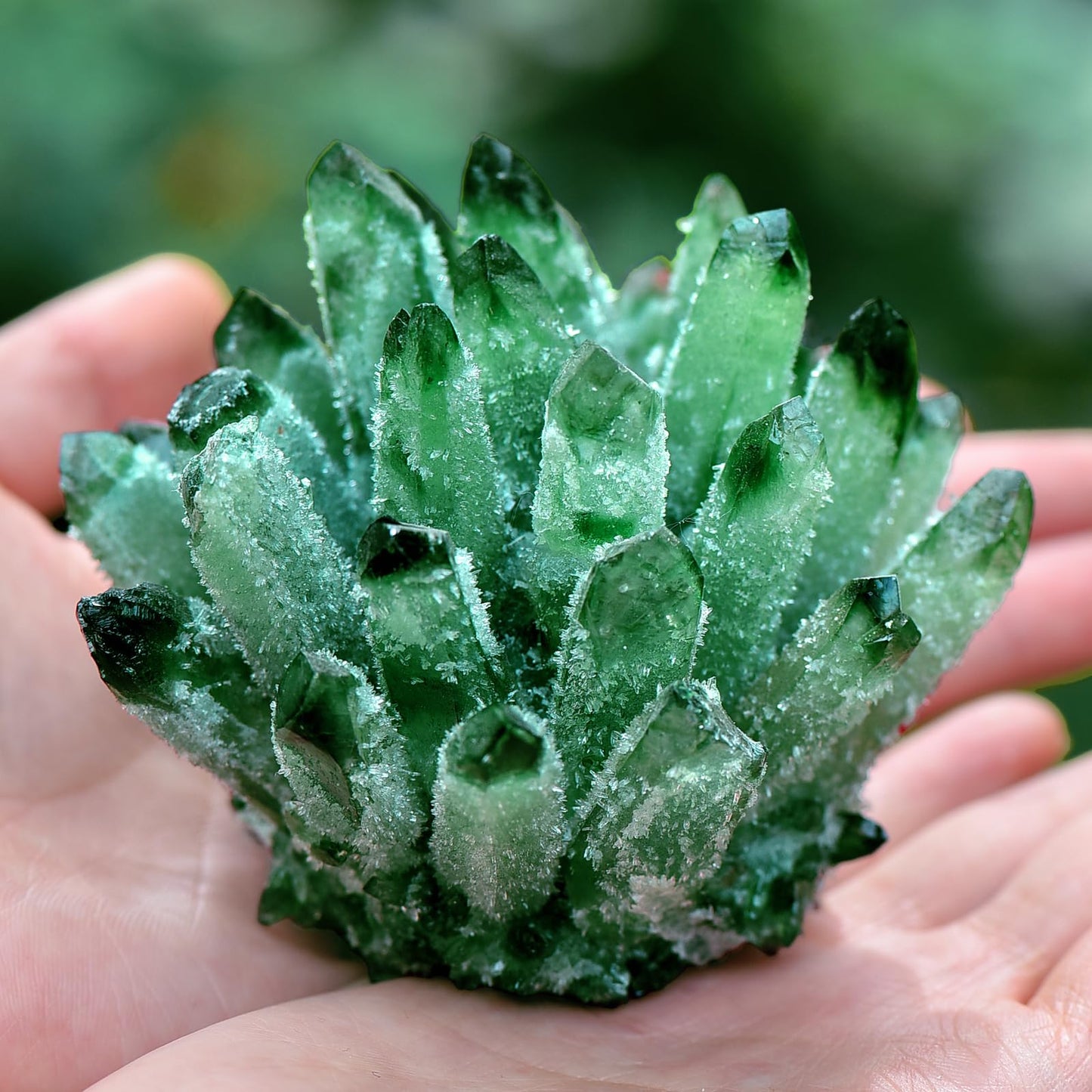 Natural Crystal Cluster Clear Quartz Mineral Crystal Cluster Cluster Healing Ornament Hue Reflection Feng Shui Home Decor (Green)