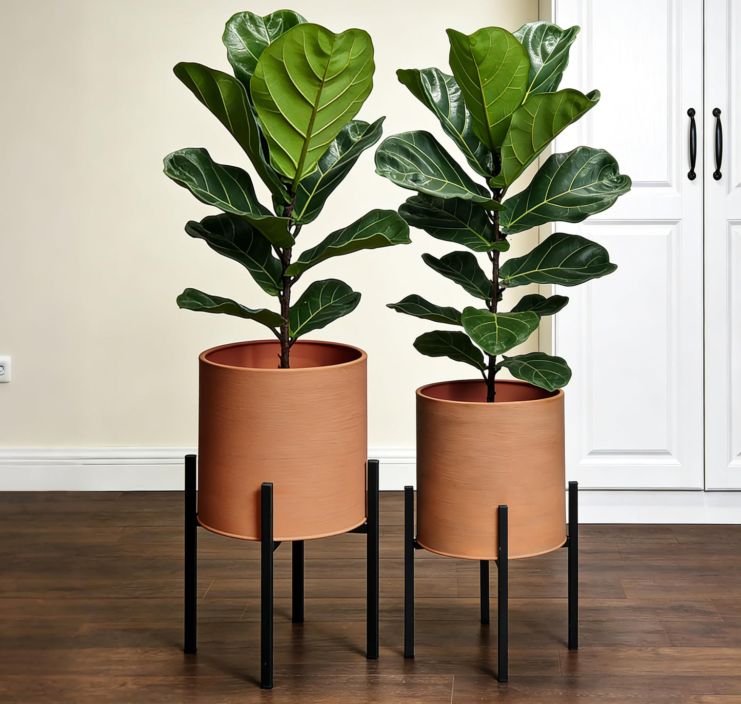 ARNIS Modern Plant Pots, Set of 2 Large Planters with Stand, Decorative Planters, Metal Pots with Drainage Holes for Living Room, Office, Garden or Balcony, 8.25 &10.5 Inch, Terracotta