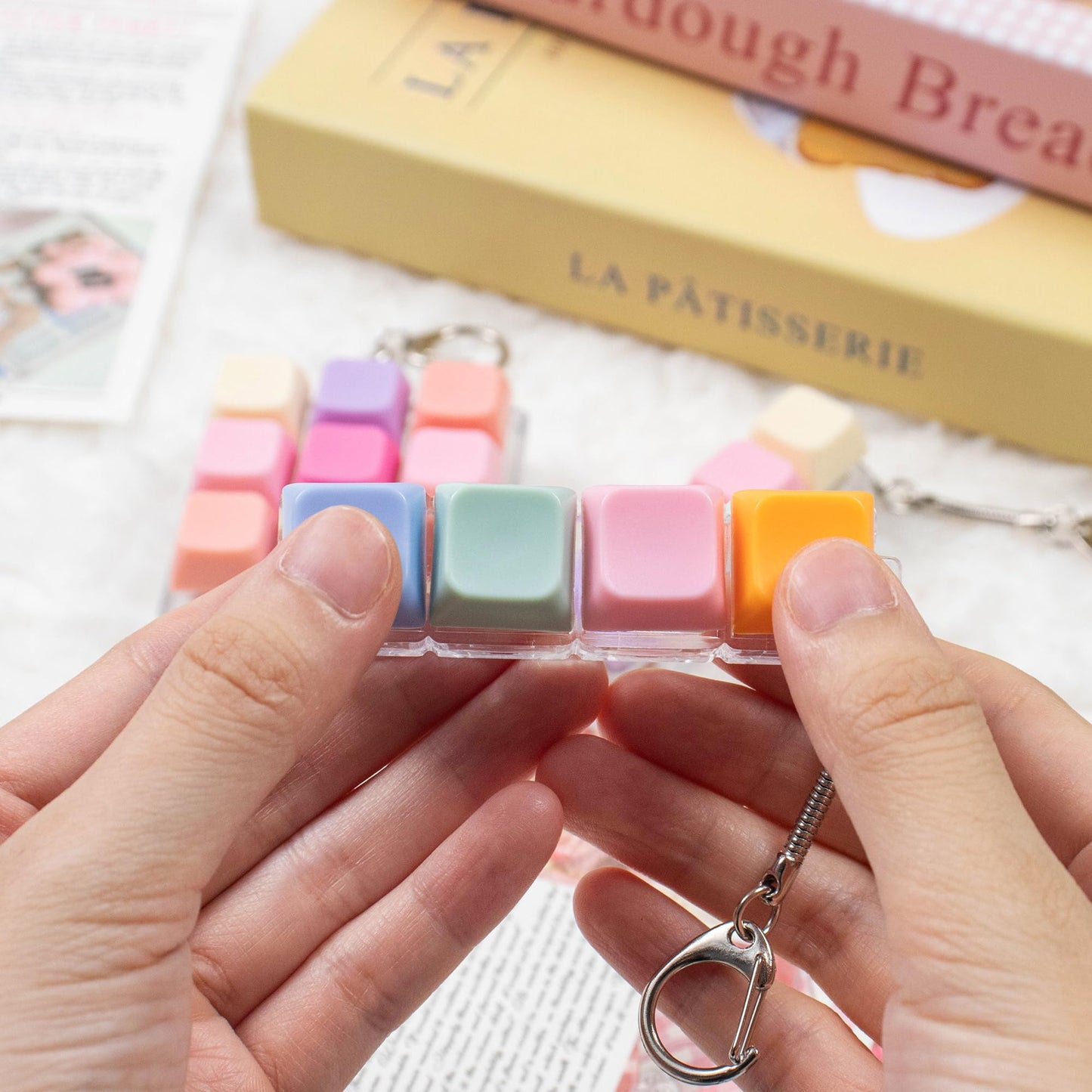 3 Pcs Keyboard Fidget Toy, Colorful Loud Fidget Keyboard Keychain 4-in-1 Keyboard Clicker Fidget Toy Stress Relief, 9Key Fidget Clicker Toys for Anxiety Decompression (Orange Pink)