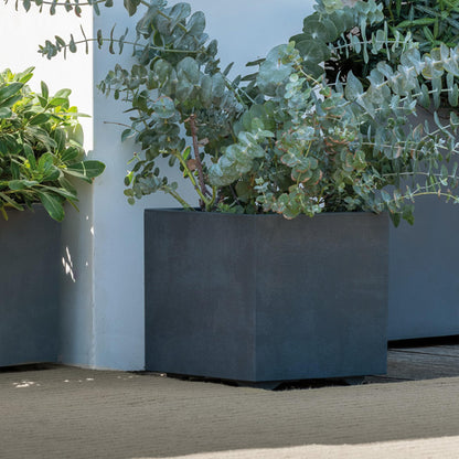 Deroma Millennium 10” Cube Planter | Light & Durable Plastic | Indoor or Outdoor Square Pot for Patio/Porch | Includes Water Reserve & Drain Plug | Trendy Planter for Plants, Flowers, Garden | Black