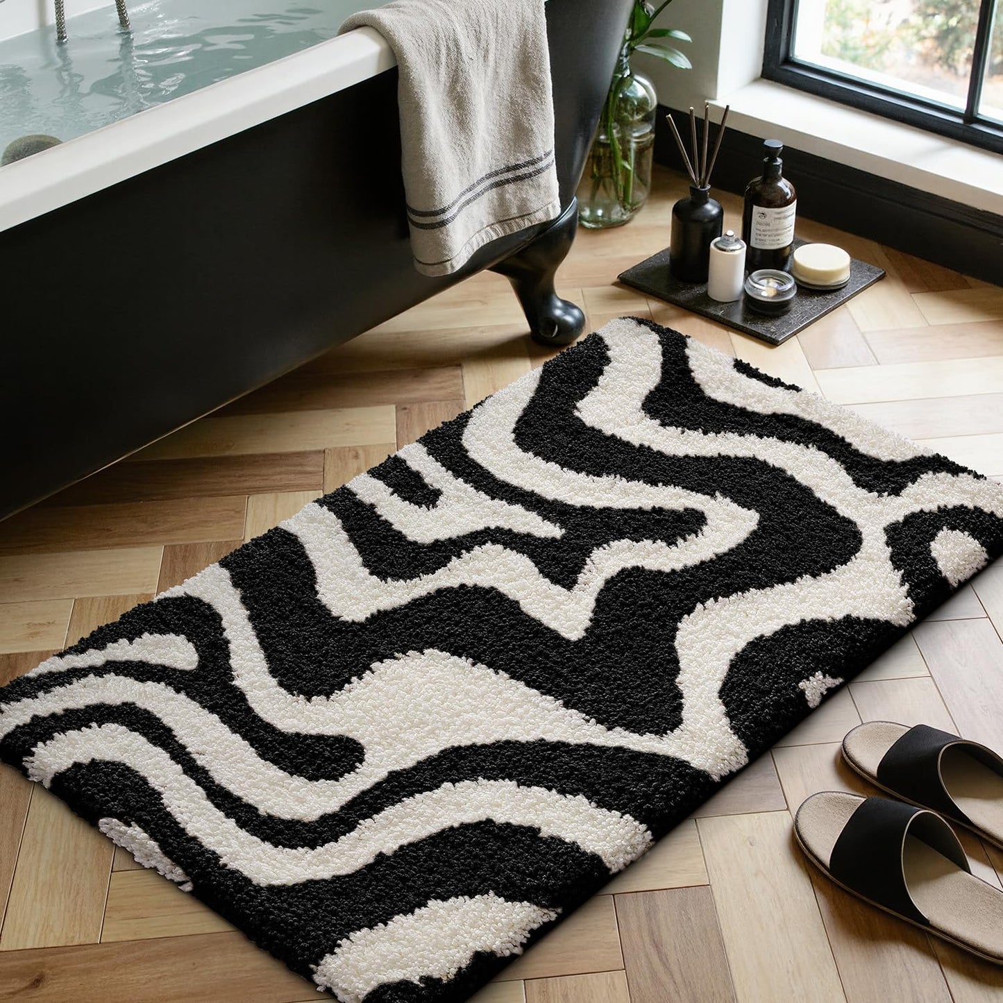 LUMI Non Slip Bathroom Rug Modern Aesthetic, Ultra Soft Absorbent Washable Bath Mats, Quick Dry Premium Floor Rugs for Shower, Tub, Black and White, 24x36