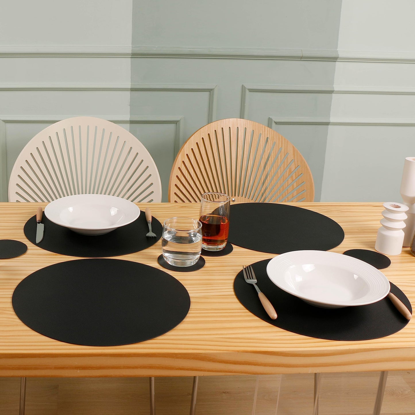 Wipeable Placemats and Coasters Leather Table Mats Waterproof Heat-Resistant Easy to Clean for Dining Table Set Kitchen Table Set of 6, Black