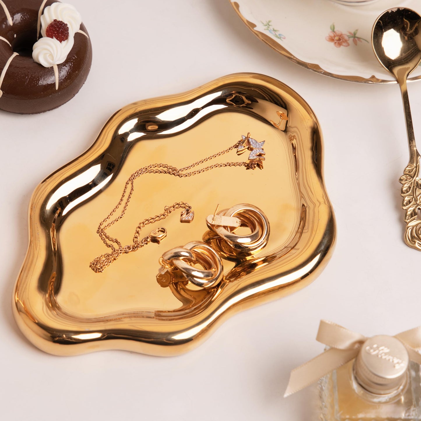 Lynagert Cloud Trinket Dish, Chubby Jewelry Tray, Ceramic Jewelry Ring Trinket Dish for Rings Earrings Necklace Organizer, Mother's Day Thanksgiving Christmas Birthday Bridesmaid Gifts (Golden)