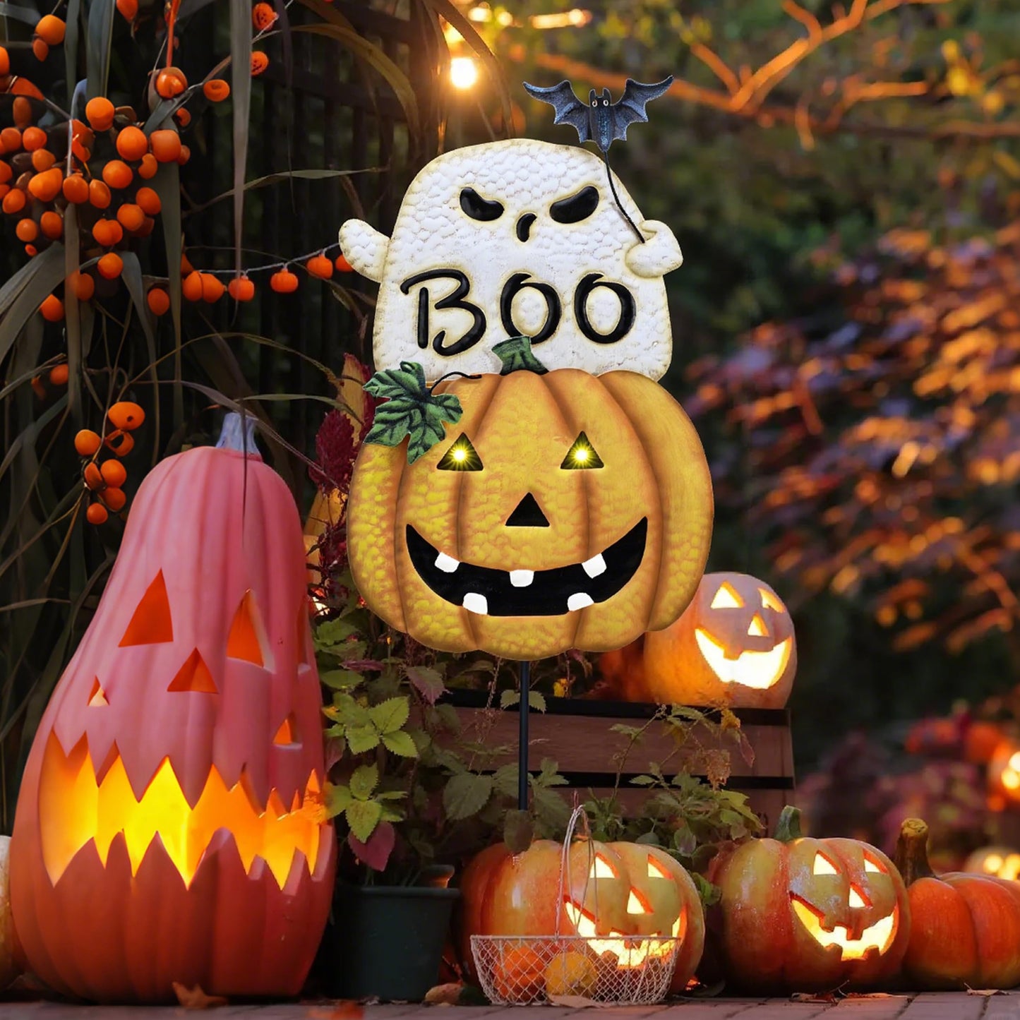TERESA'S COLLECTIONS Halloween Decorations for Outdoor, Cute Spooky Decorative Garden Stakes with Solar Light, Jack O Lantern Metal Yard Sign for Home Patio Halloween Party