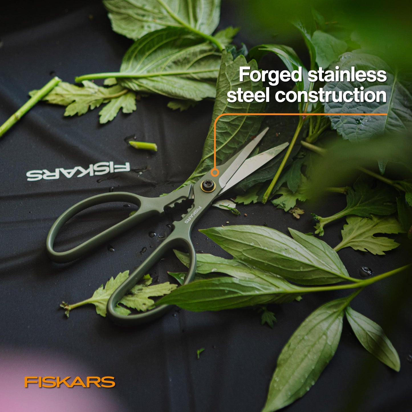 Fiskars Plant Shaping Shears & Holder, Precision Indoor Gardening Snips with Storage Caddy, Forged Stainless Steel Blades for Clean Cuts on Broad Leaves, Ambidextrous Handles & Stem Stripper, 6"