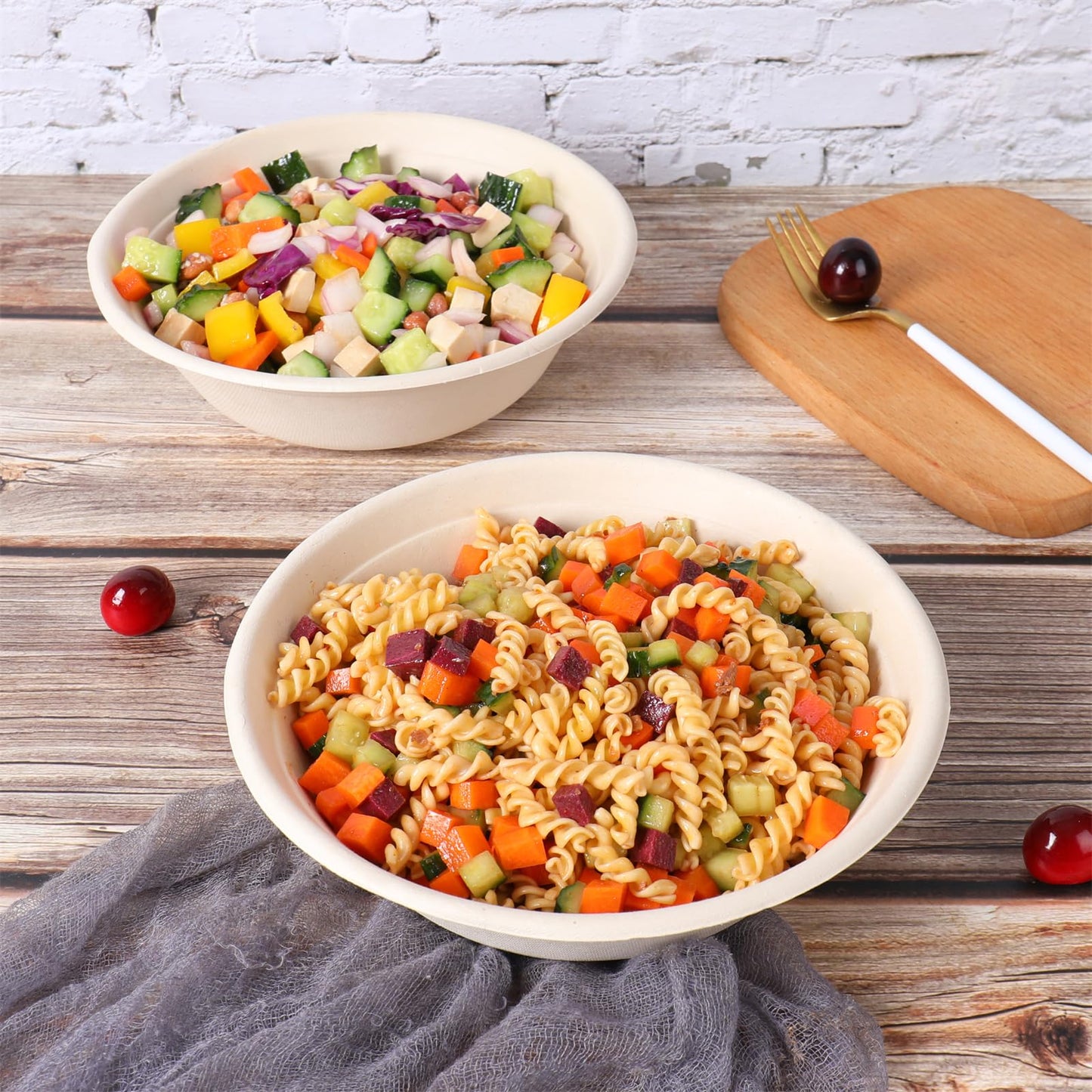 JAYEEY 32 oz Disposable salad bowls with lids, Sugarcane Fiber Paper Bowls take away food containers Plant Fibers Freezer Safe 50 Pack