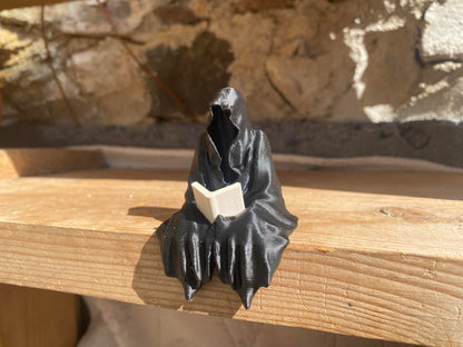 Sitting Ghost Figurine Reading a Book – Suriel ACOTAR Inspired Decoration | Unique Fantasy Home Decor For Book Lovers