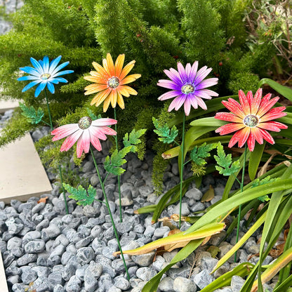 WKHOMEDECO Metal Flowers for Outside, 4 Pack Decorative Garden Stakes with Spring Design, 16.5 Inch Handmade Iron Outdoor Metal Garden Decor, Flickering Daisy Yard Art for Patio Lawn