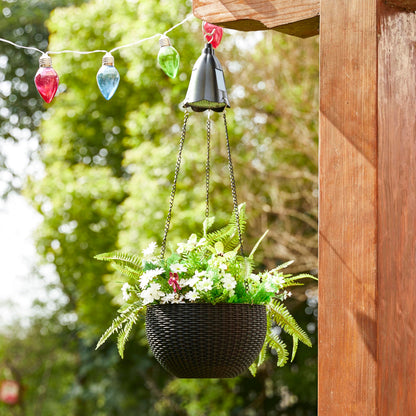 Glitzhome 30" H Plastic Hanging Planter with Solar Lights, Black Plant Basket Hanger with Chain for Outdoor Indoor Plants