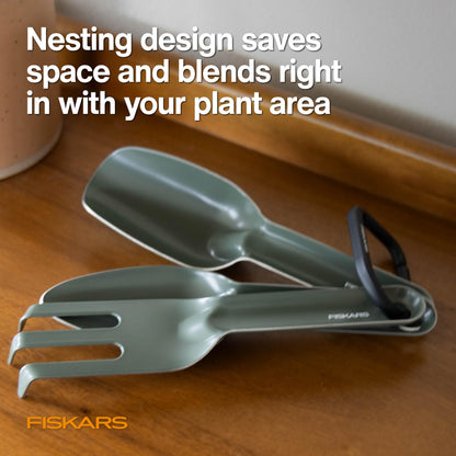Fiskars 3-Piece Plant Cultivating Tool Set, Nesting Trowel, Soil Scoop & Cultivator for Indoor Gardening, Stainless Steel with Green Powder Coat Finish, Space Saving Design for Repotting Houseplants