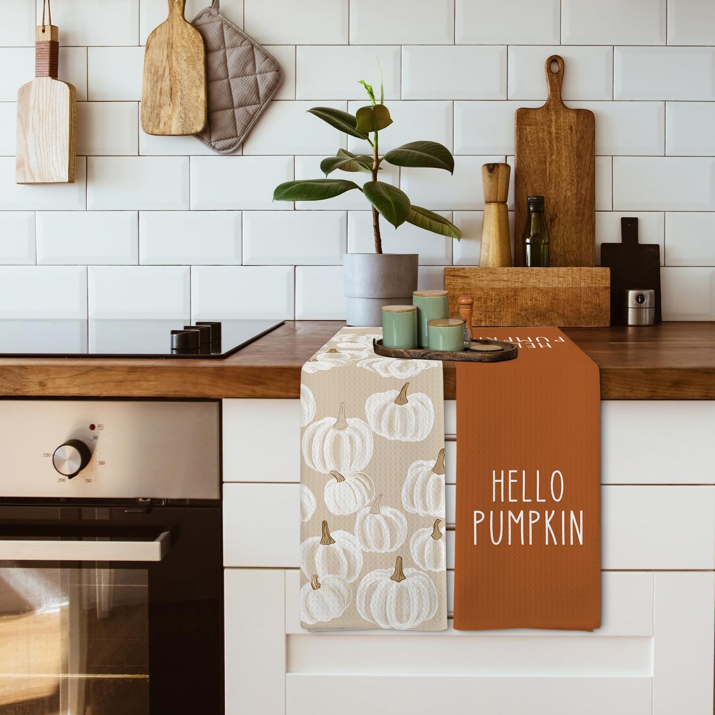 XNXLDYLH Fall Hello Pumpkin Kitchen Towels and Dishcloths Sets of 2, Fall Burnt Orange Beige White Pumpkin Decor Dish Hand Tea Towels Gifts for Bathroom Kitchen, Autumn Aesthetic Fall Decor, 16x24 in