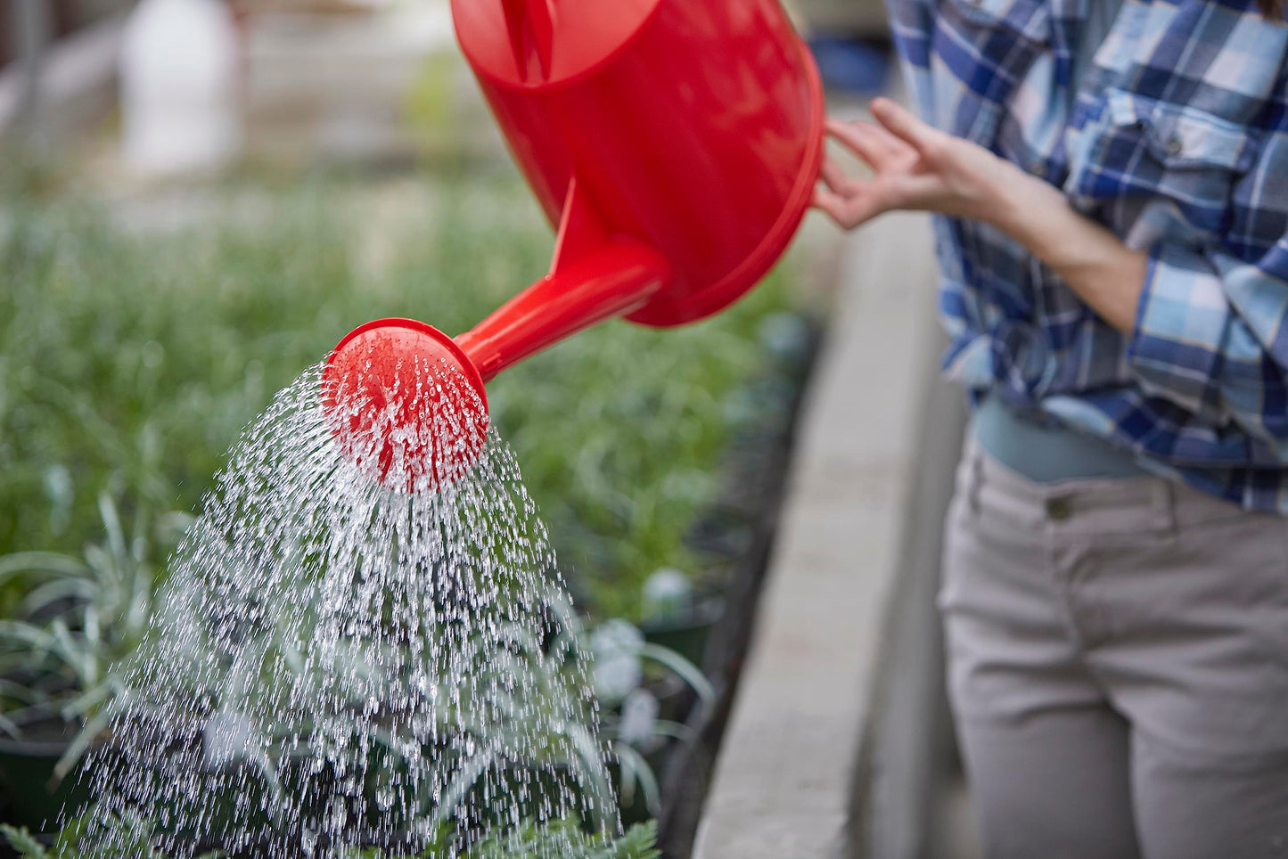 Consolidated Plastics Durable Swiss Watering Can with UV Protection, Ergonomic Handle for Indoor/Outdoor Gardening, Made in Switzerland (7 Liter, Red)