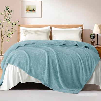 Exclusivo Mezcla Fleece King Size Bed Blanket, Ultra Soft, Lightweight and Fuzzy Stone Blue Blanket for Women, Home Decor, 90x104 Inches