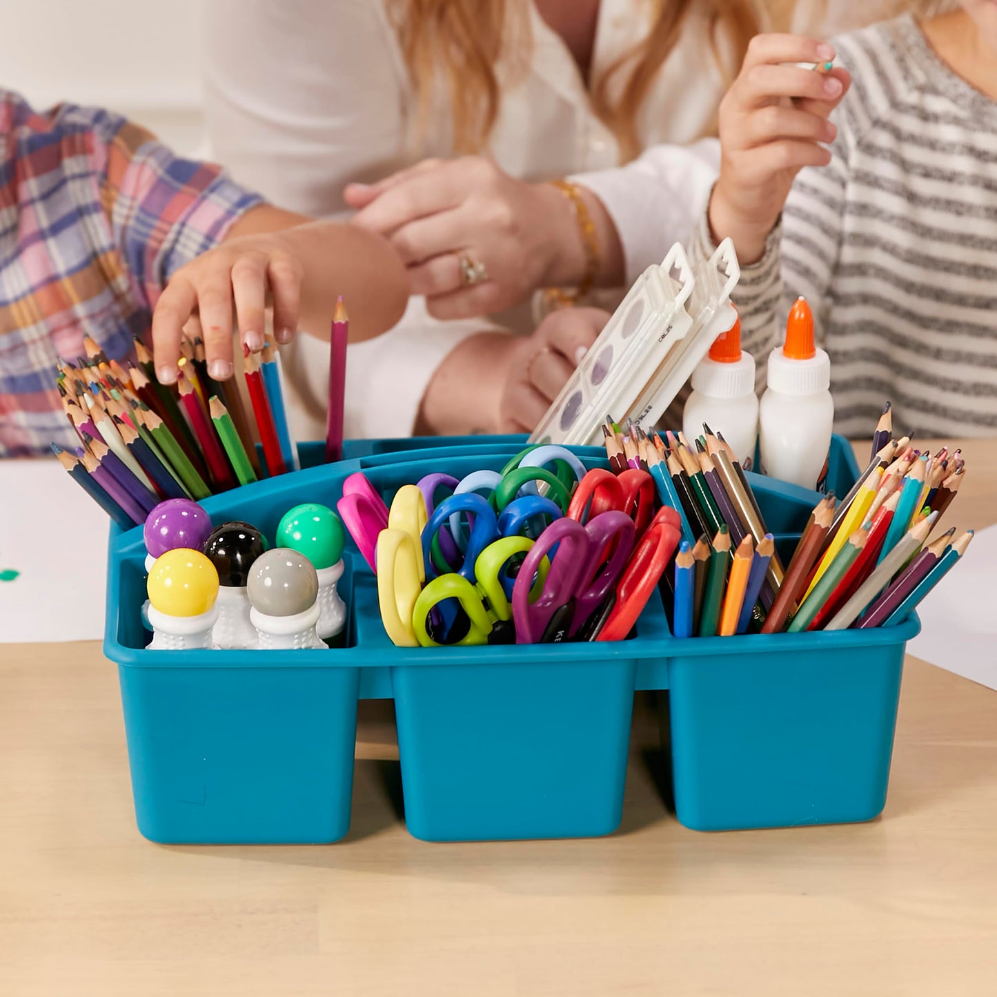 ECR4Kids 6-Compartment Large Plastic Caddy, Multipurpose Organization, Contemporary, 6-Pack